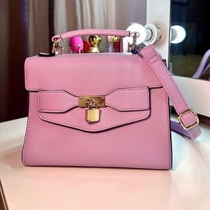 Perfect purple purse to bring out your outfits!